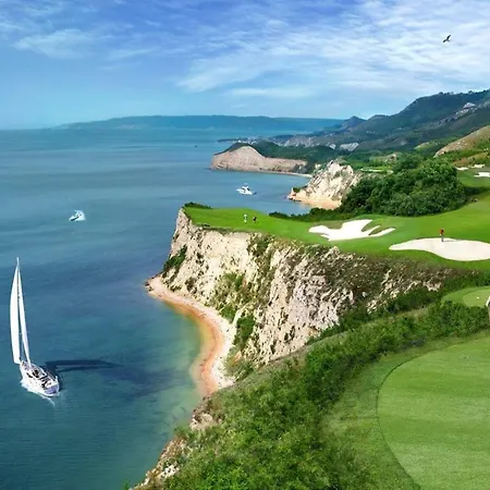 Thracian Cliffs Owners شقة *
